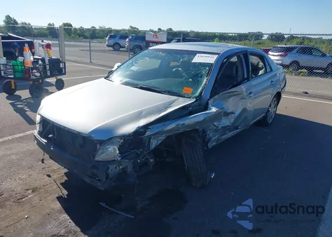 2007 Toyota Avalon Limited z USA, uszkodzony, nr VIN 4T1BK36B47U180899